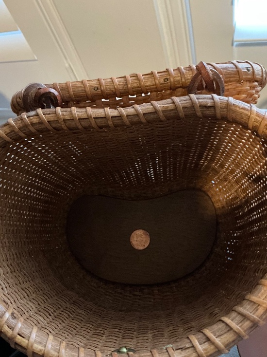 FARNUM Nantucket  Scrimshaw Basket Purse - Picture 8 of 8